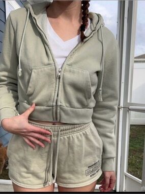 Brandy Melville cropped Christy Hoodie